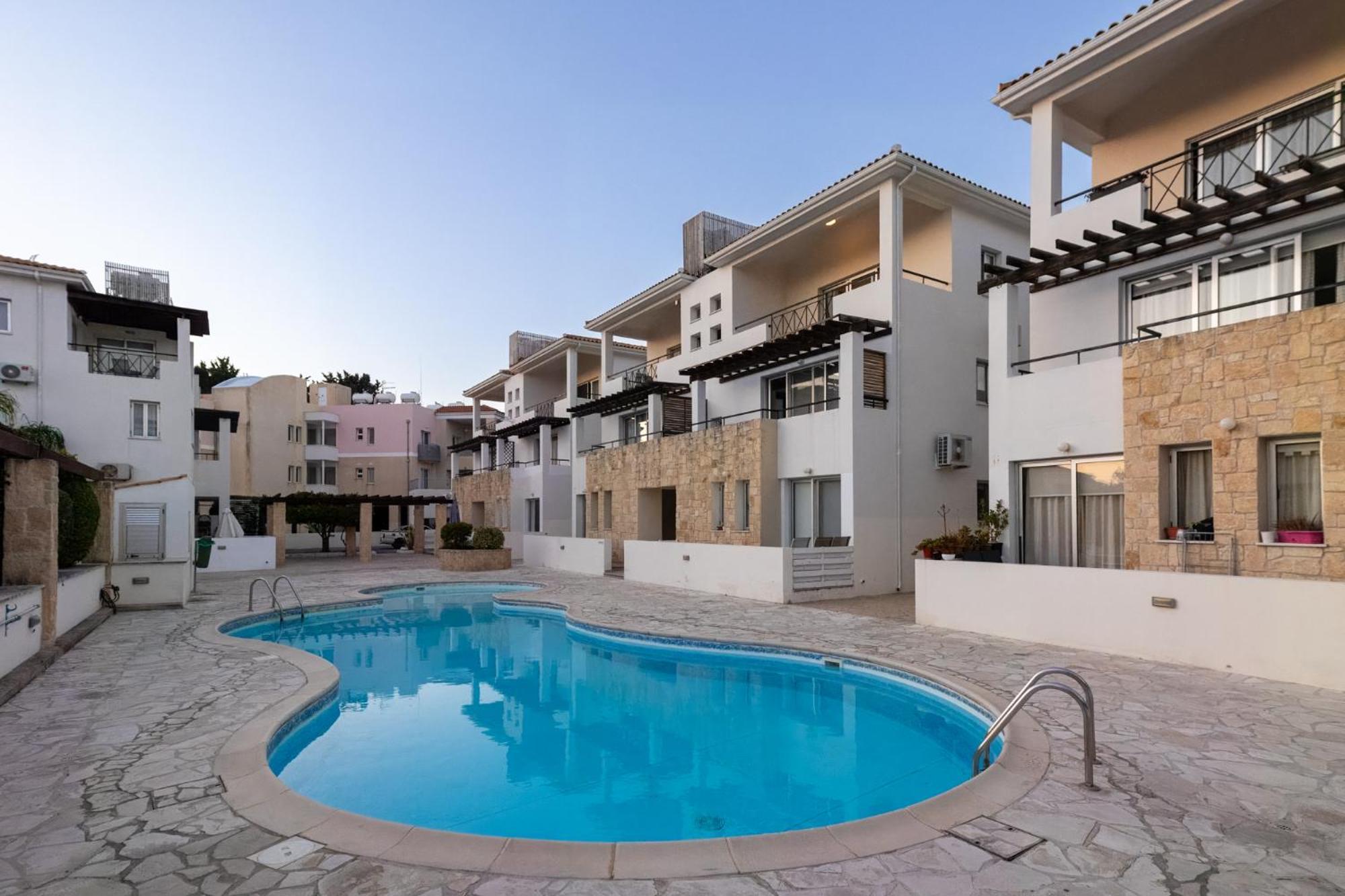 Nefeli Blue-Horizon 2B, Pool, Suites, Big Balconies Пафос Экстерьер фото